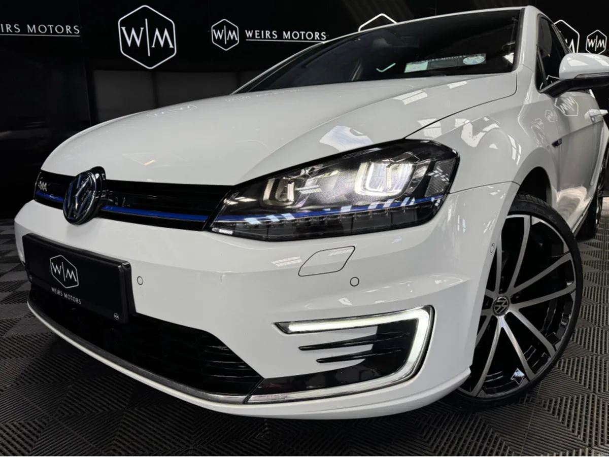Volkswagen Golf 1.4 GTE 201PS S/A 5DR AUTO - Image 3