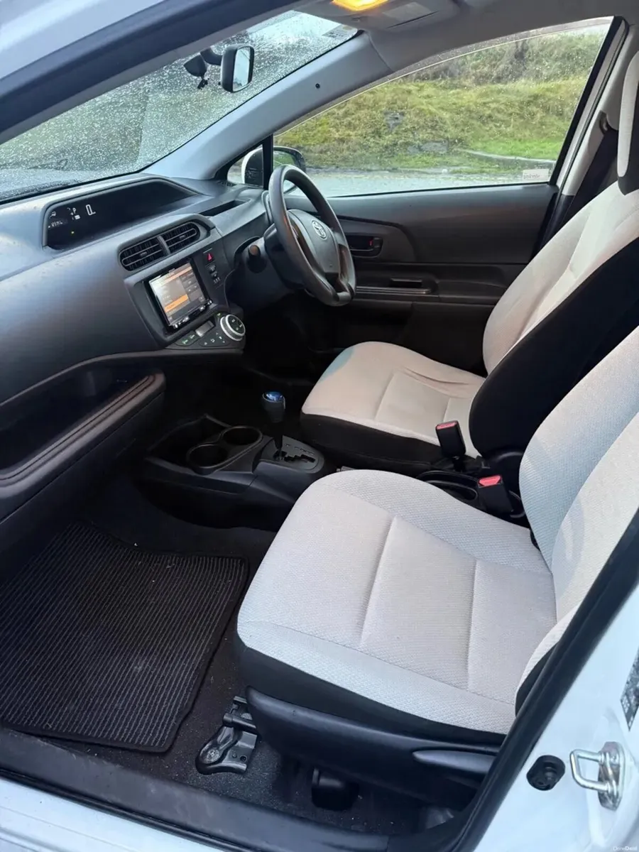 Toyota Aqua - Image 4
