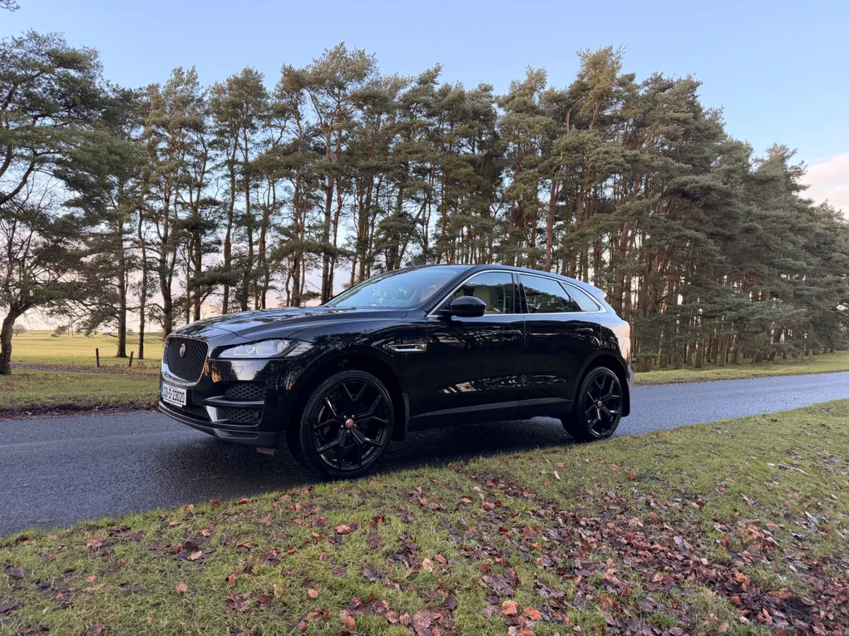 Jaguar F-Pace  Chequered 180BHP Diesel - Image 3