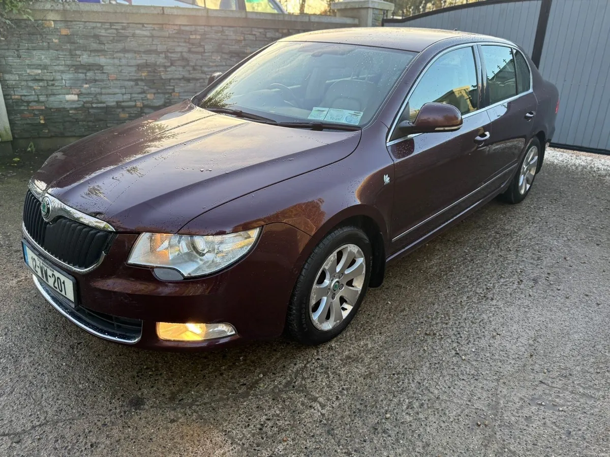 Skoda Superb 1.6Tdi *High Spec/Low Kms* - Image 4