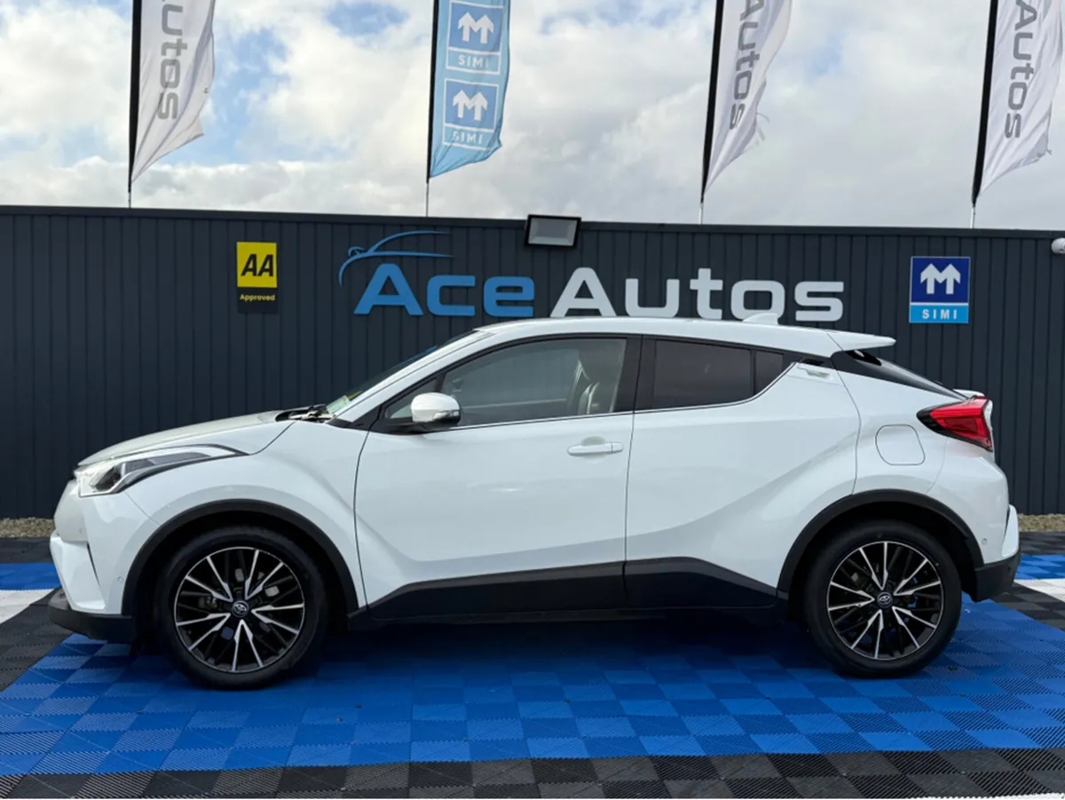 Toyota C-HR ***DEPOSIT TAKEN*** LUNA SPORT - 1.8 P - Image 4