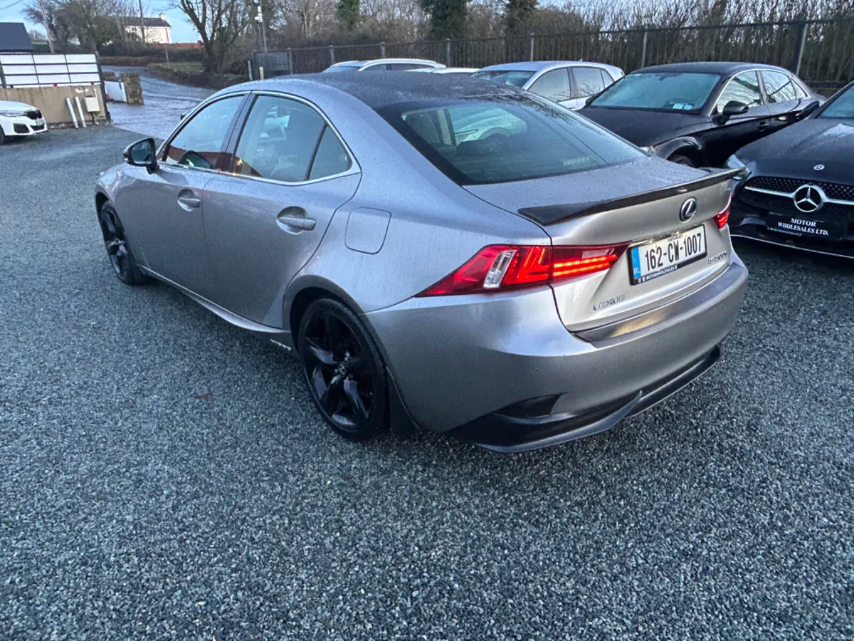 162Lexus IS300H NCT TAX MASSIVE SPEC - Image 3
