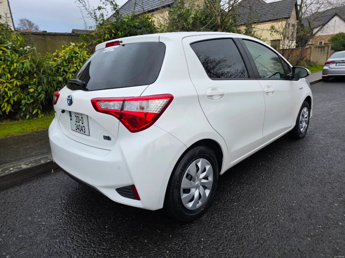 Toyota Yaris VITZ DAA-NHP130 5DR AUTO - Image 3