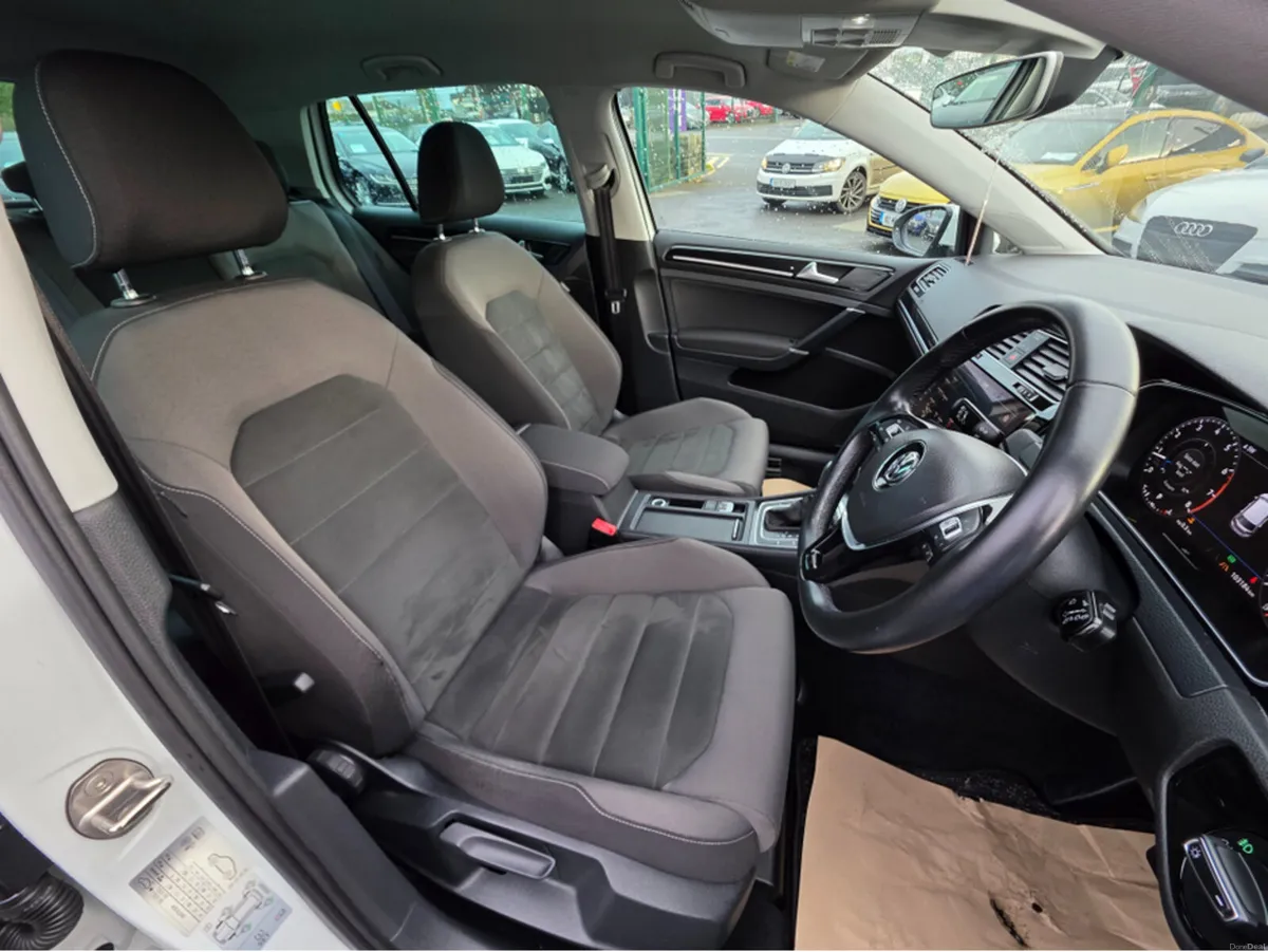 Volkswagen Golf 1.4 TSI HIGHLINE VIRTUAL CLOCKS SA - Image 2