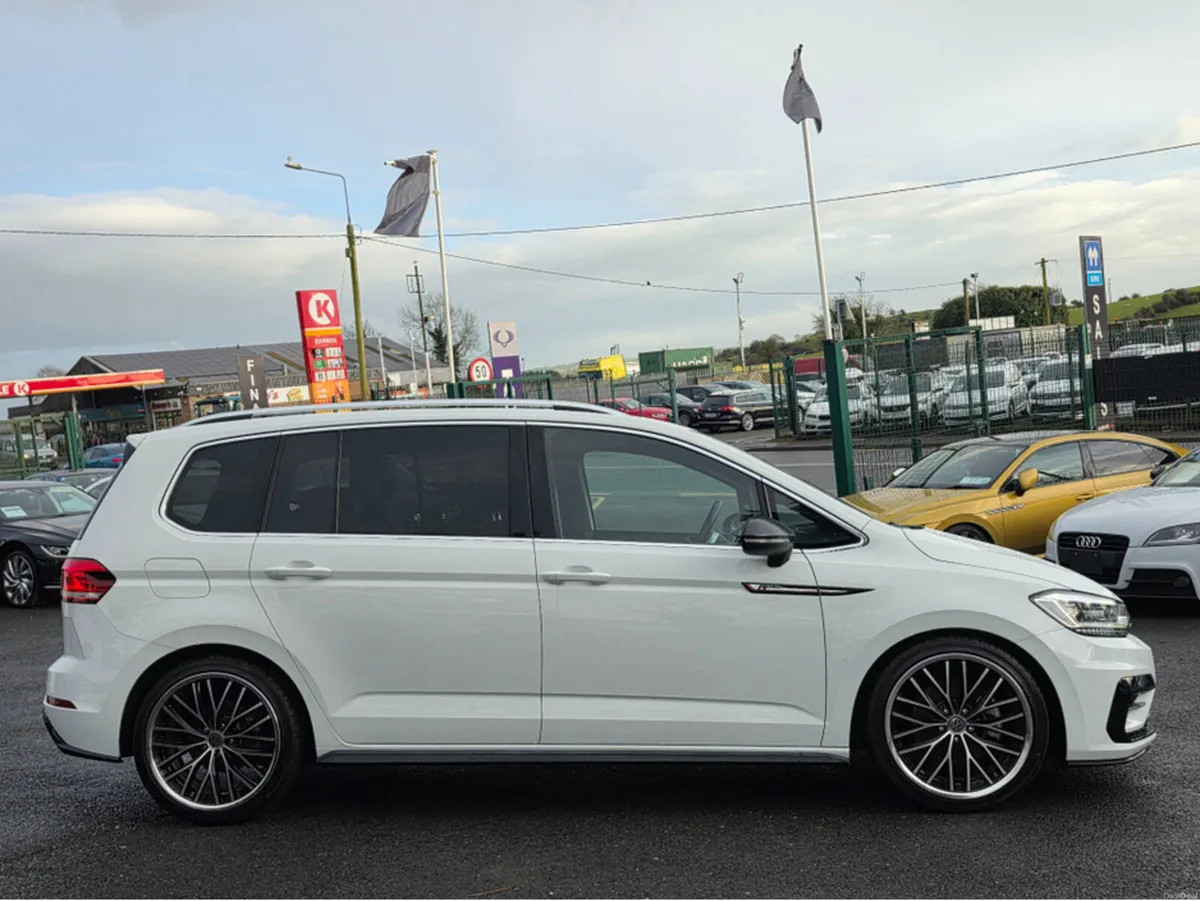 Volkswagen Touran 1.4 TSI AUTO 7 SEATER CARPLAY AN - Image 4