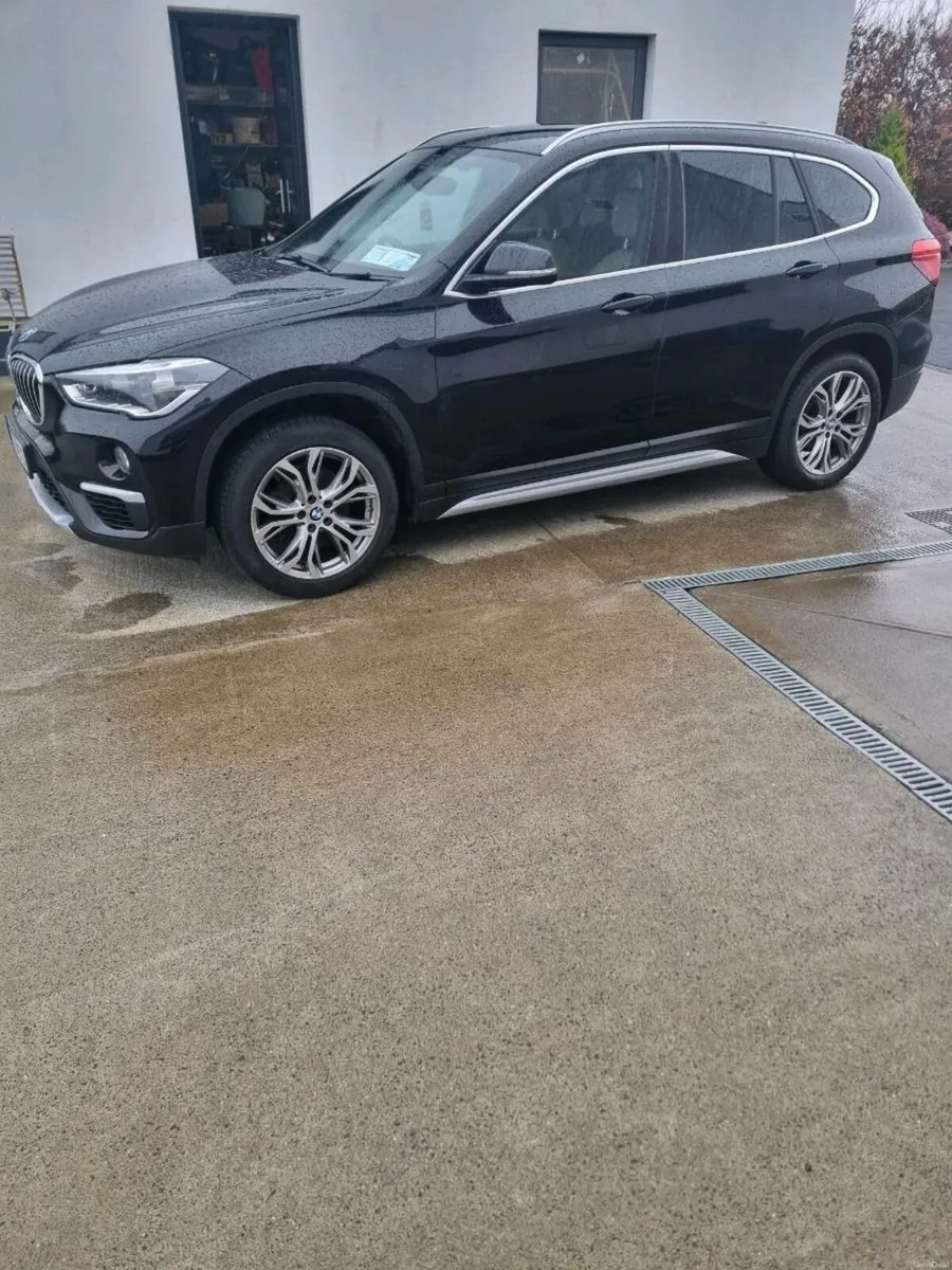 BMW X1 X Line SDDrive 18D - Image 1