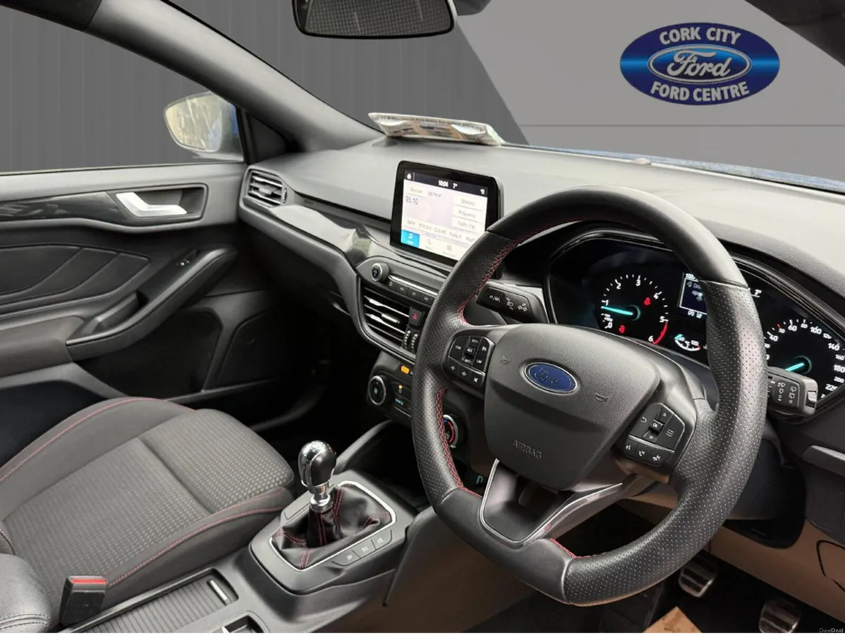 Ford Focus ST-LINE 5DR 1.5 TD 120 S6.2 M6 4DR - Image 4