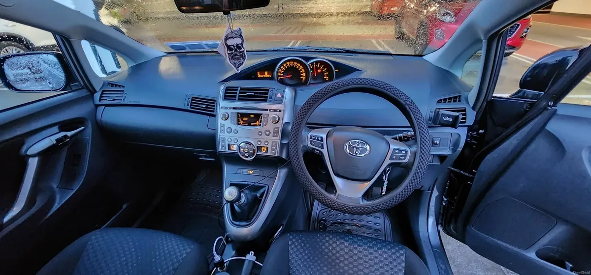 Toyota Verso 2010 - Image 2