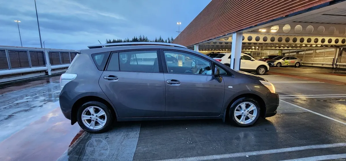 Toyota Verso 2010 - Image 4