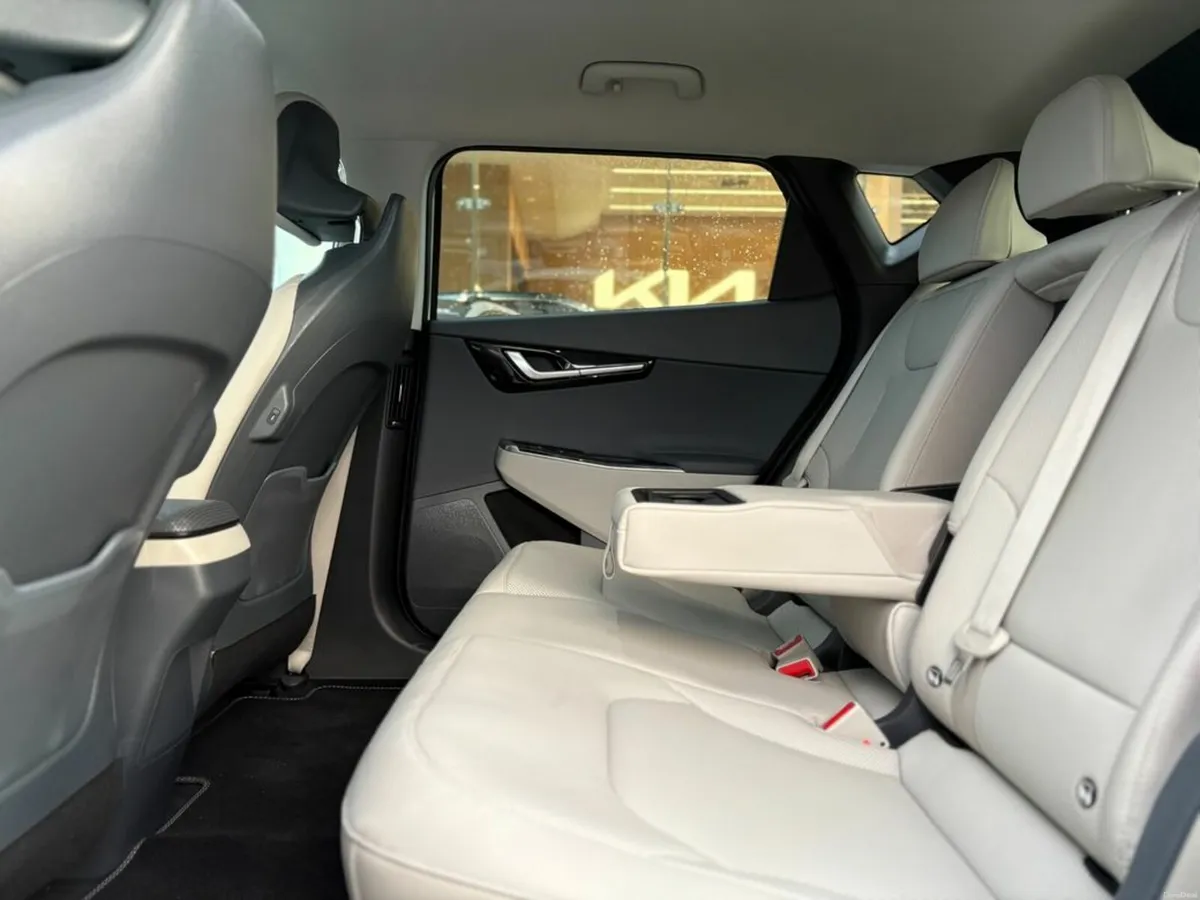 Kia EV6 Earth SEM (Finance available at 3.9% apr) - Image 4