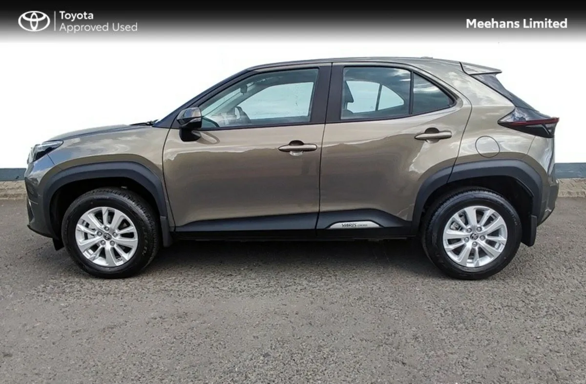Toyota Yaris Cross YARIS CROSS LUNA - Image 3