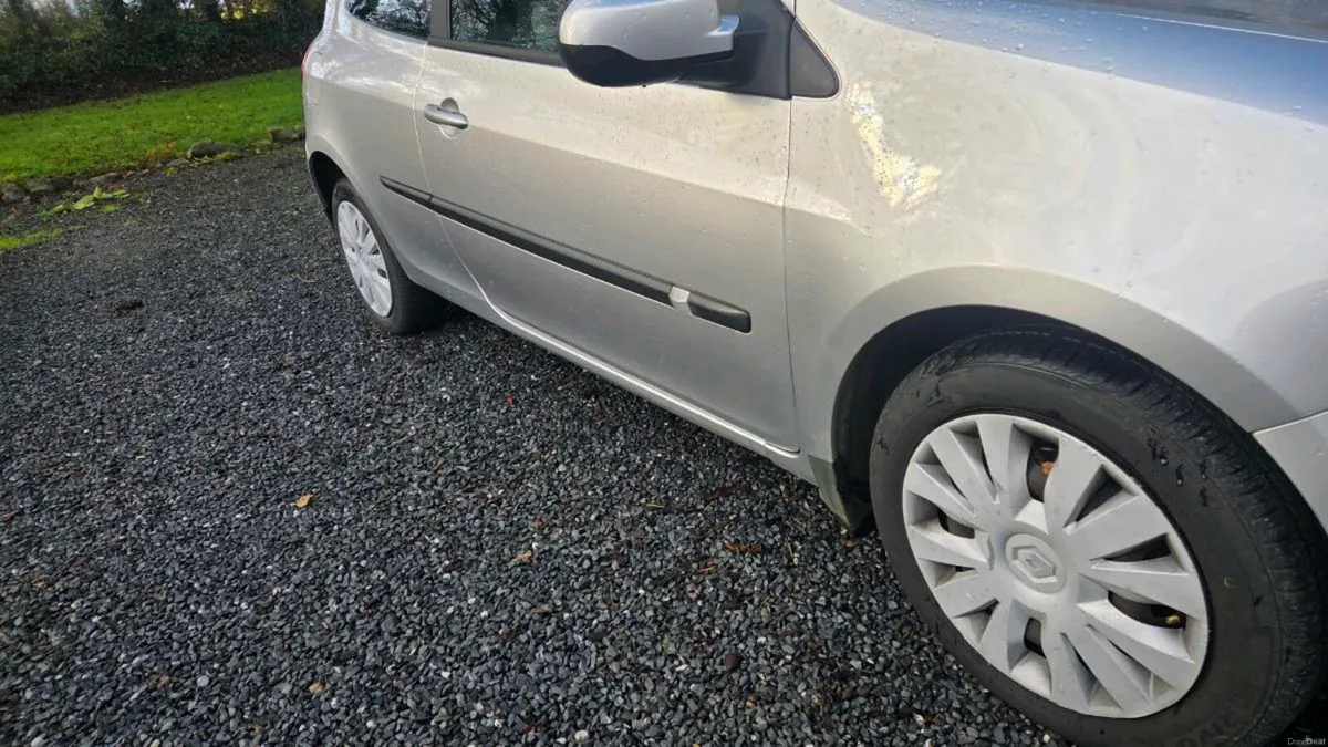 Renault Clio - Image 4