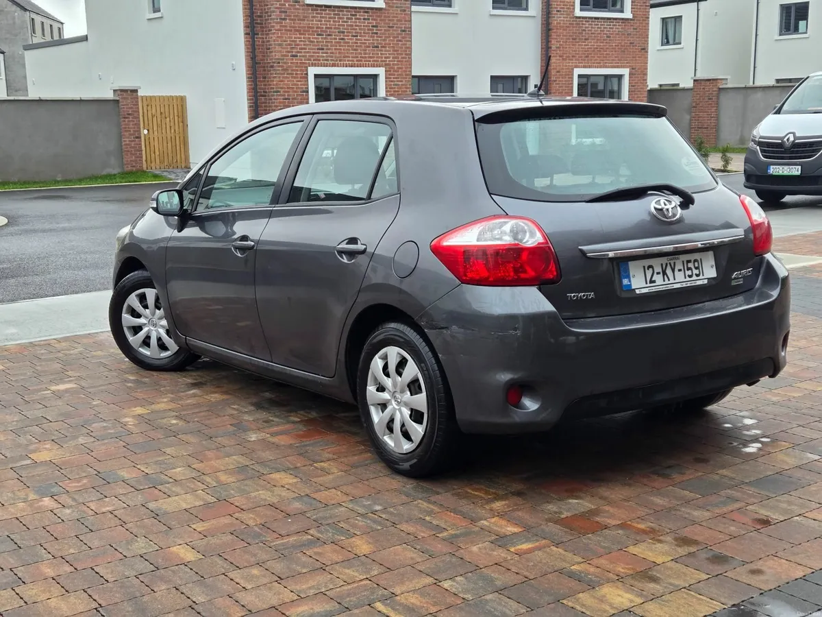 Toyota Auris 2012 - Image 3