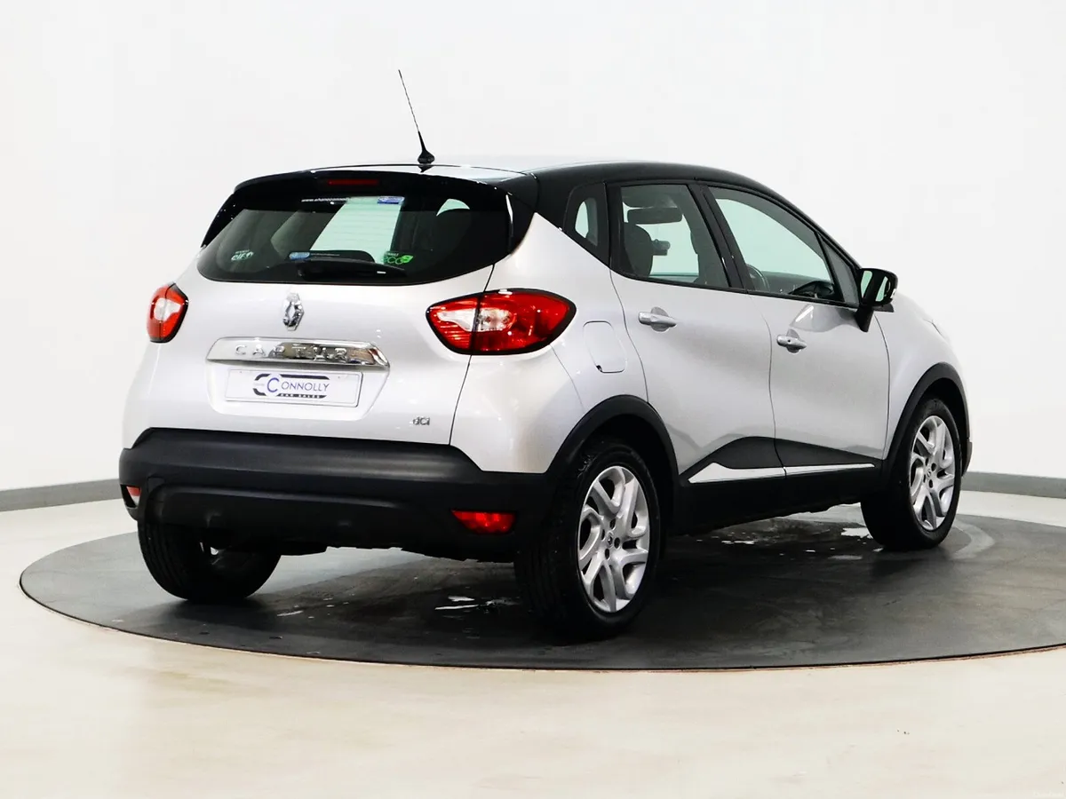 *109* 2015 Renault Captur 1.5DCI INTENSE - Image 4