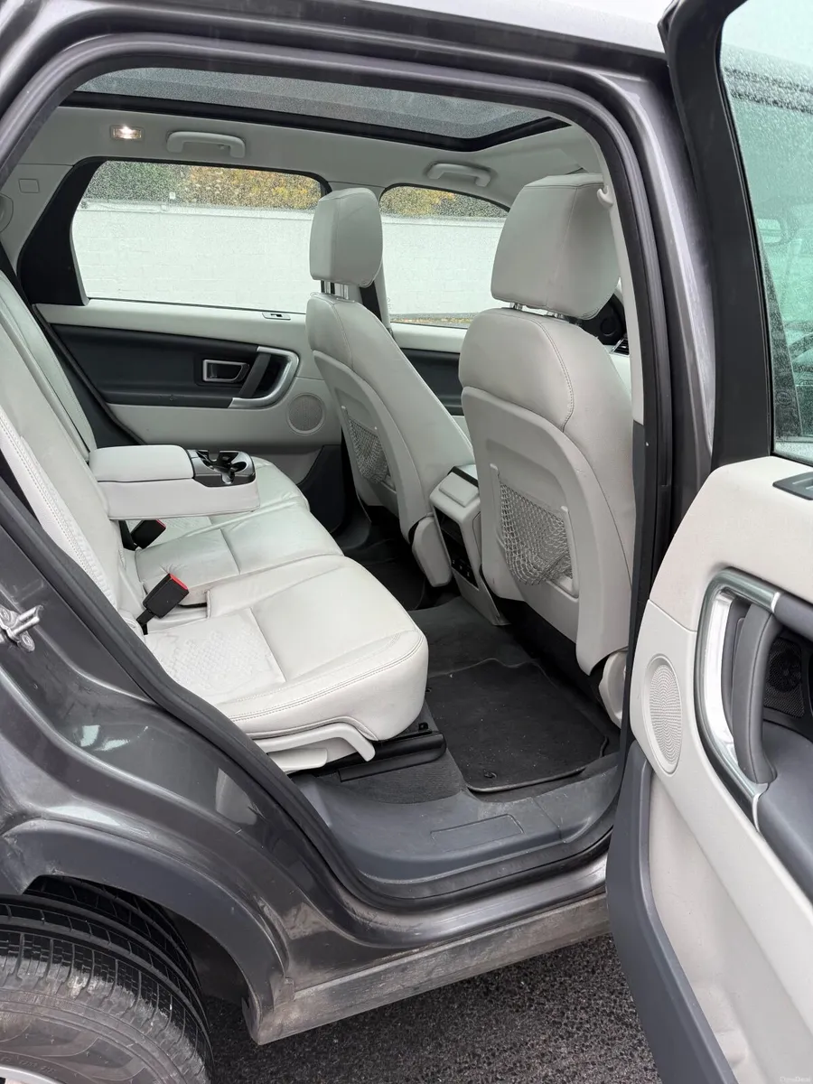 Land Rover Discovery 2018 - Image 2
