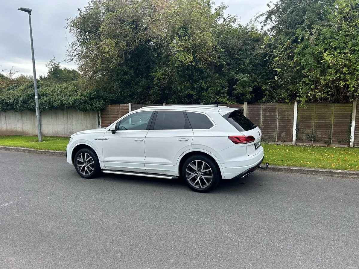 Volkswagen Touareg - Image 1