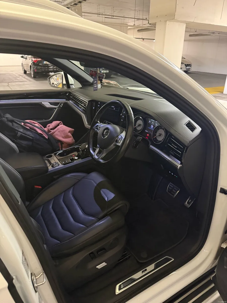 Volkswagen Touareg - Image 4