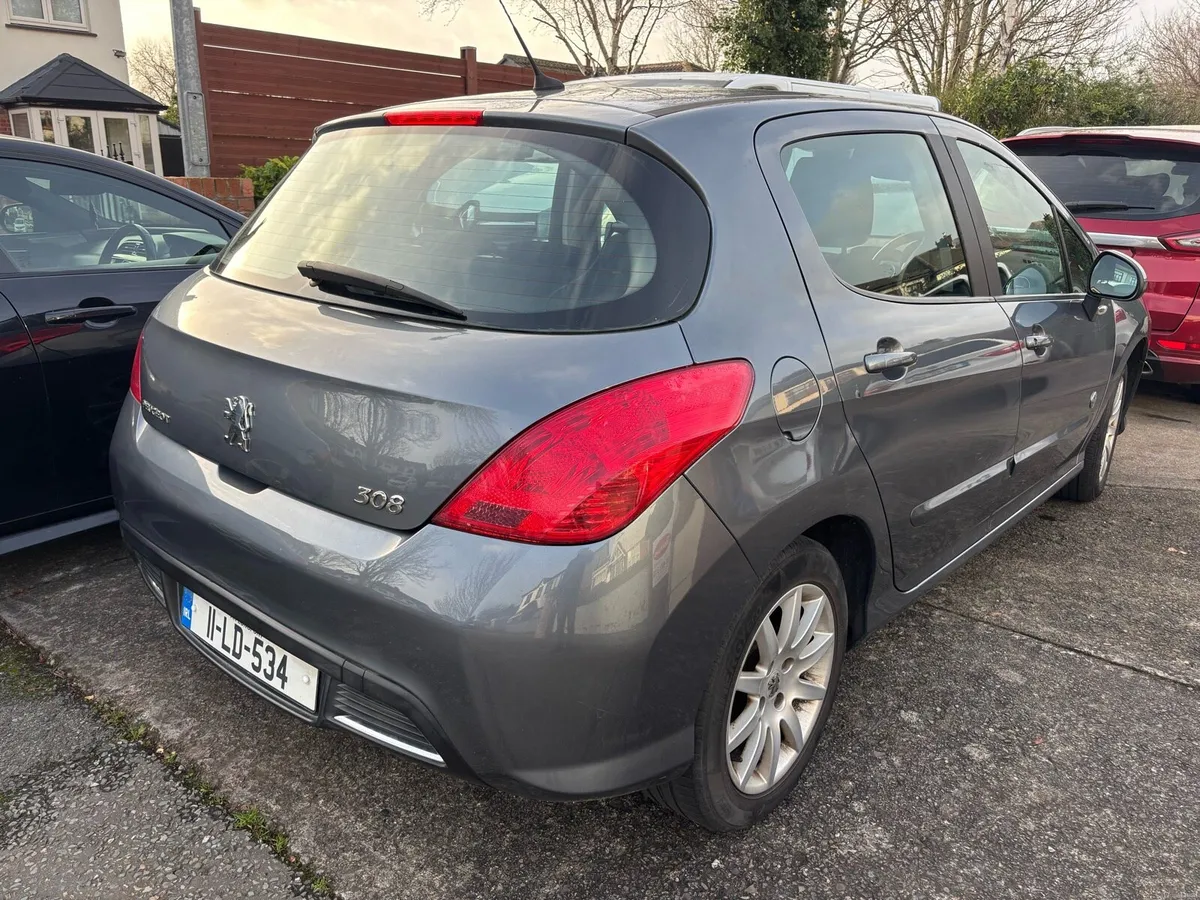 Peugeot 308 1.6HDI EXTREMELY LOW MILEAGE - Image 2