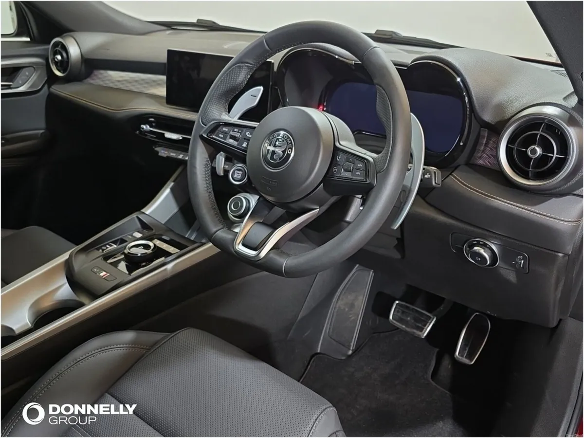 Alfa Romeo Tonale Hatchback Veloce - Image 3