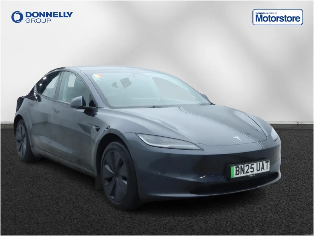 Tesla Model 3 Saloon Long Range - Image 1