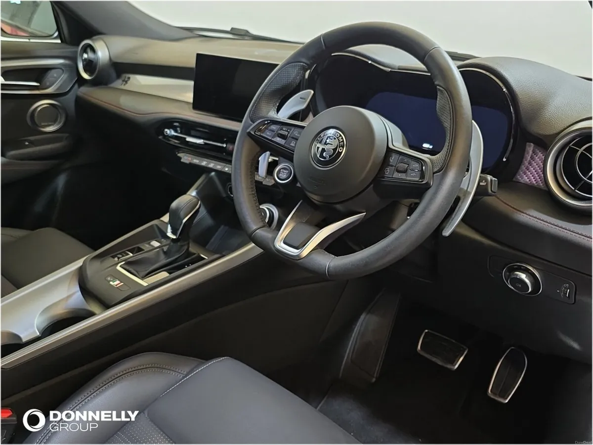 Alfa Romeo Tonale Hatchback Tributo Italiano - Image 3