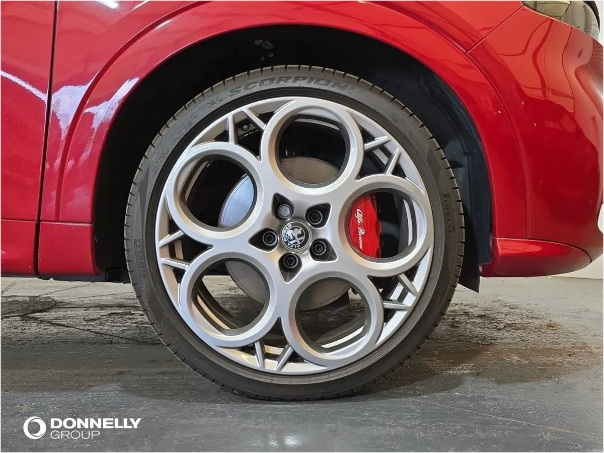 Alfa Romeo Tonale Hatchback Tributo Italiano - Image 4