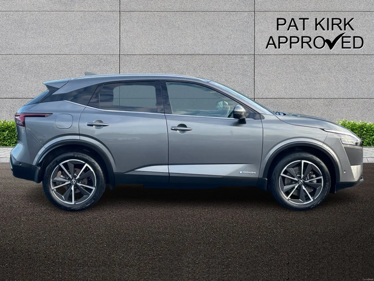 Nissan Qashqai Hatchback Tekna - Image 3