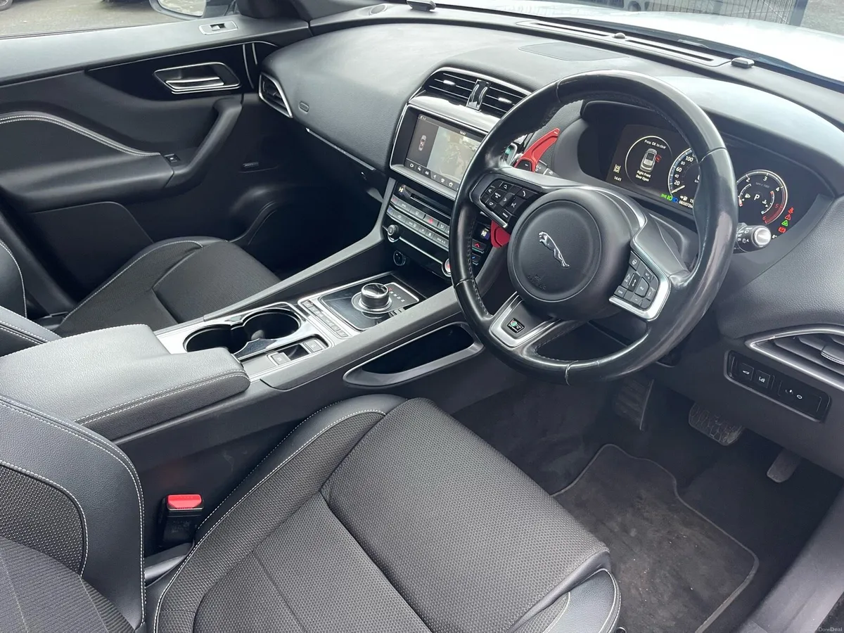 Jaguar F Pace R Dynamic AWD 240HP - Image 3