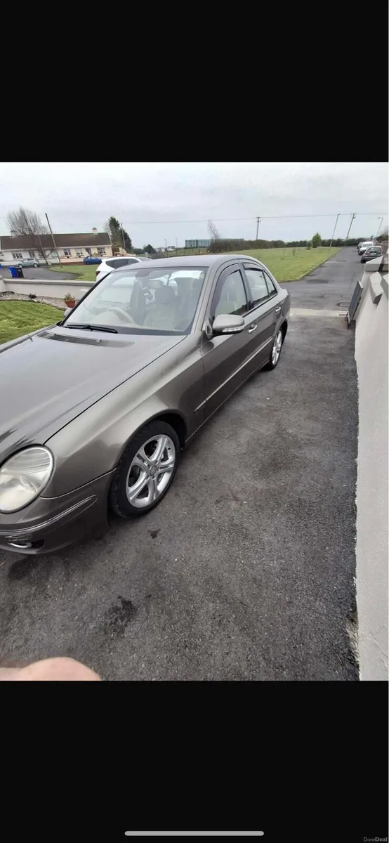 Mercedes E220 - Image 4