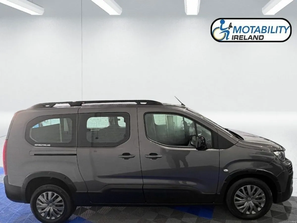 Peugeot Rifter Wheelchair Accessible - Image 3