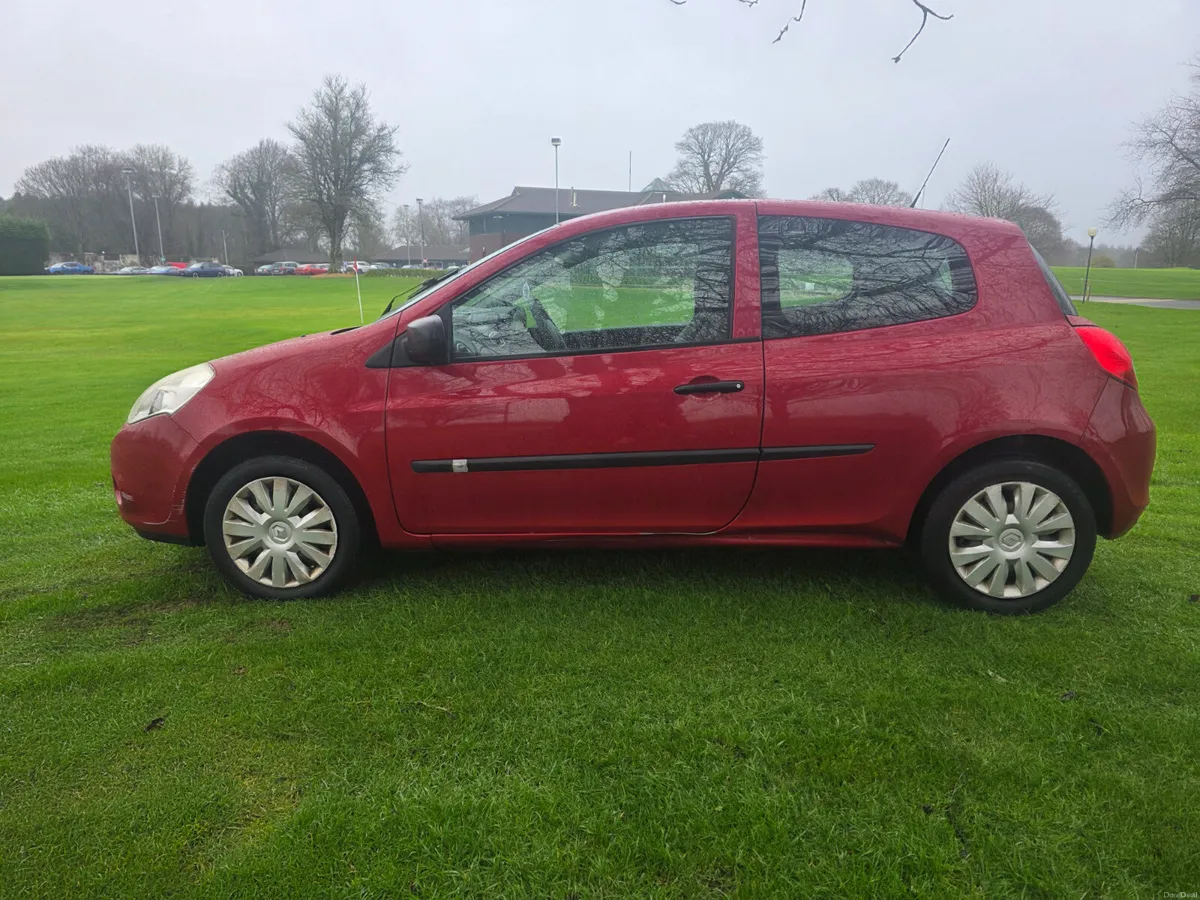 Renault Clio 1.1 petrol - Image 4