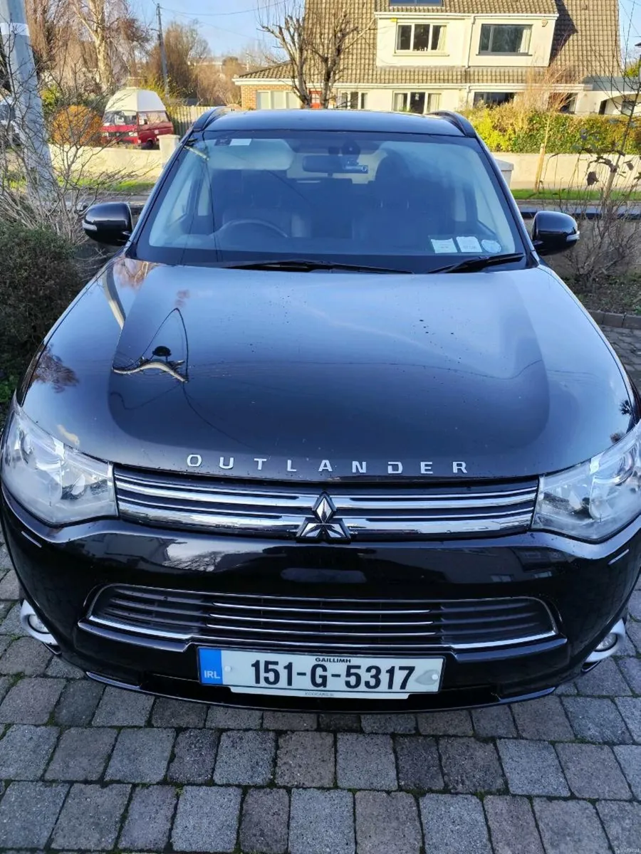 Mitsubishi Outlander SUV Petrol Plug-in Hybrid - Image 4