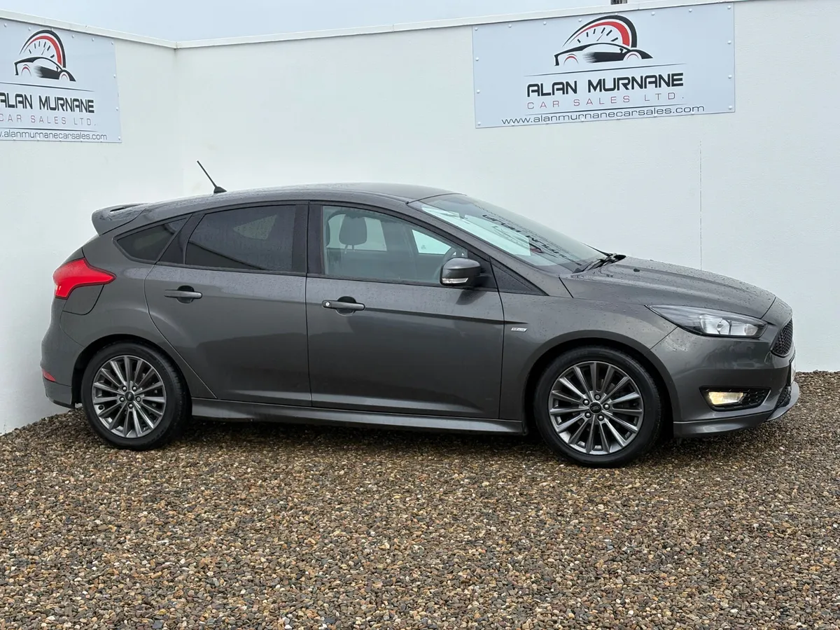 FORD FOCUS ST-LINE 2018 LOW MILAGE - Image 3