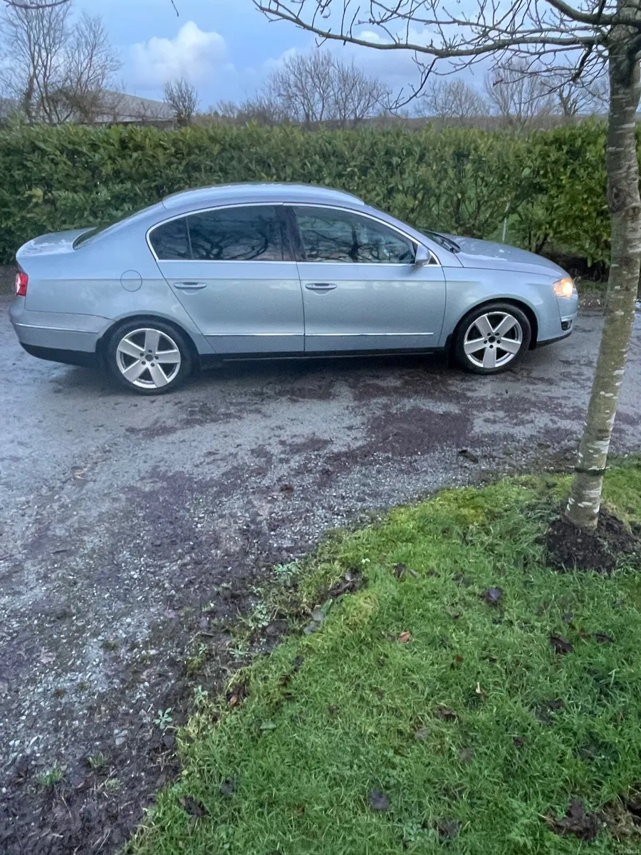 Volkswagen Passat 2006 - Image 2