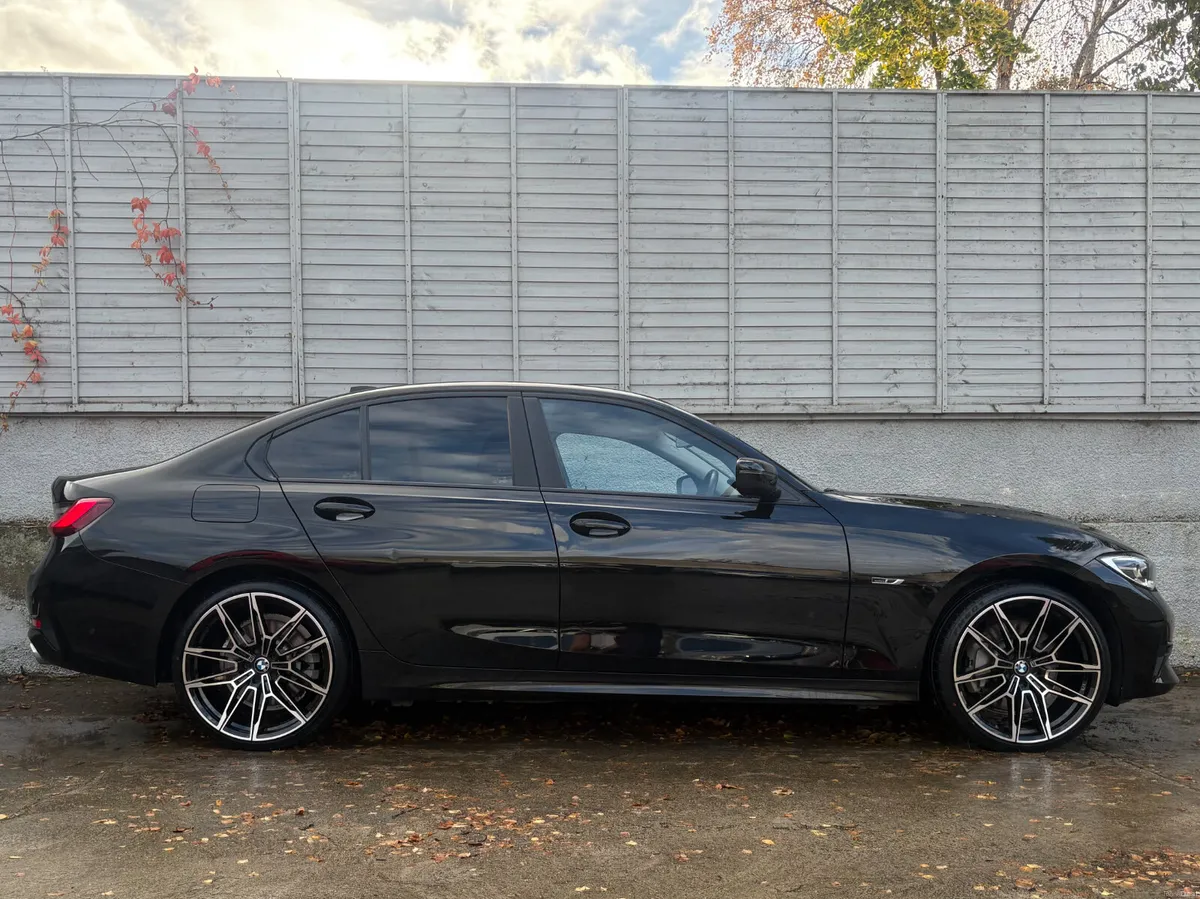 BMW 3-Series 2022 330e SE PRO AUTO / LEATHER - Image 2