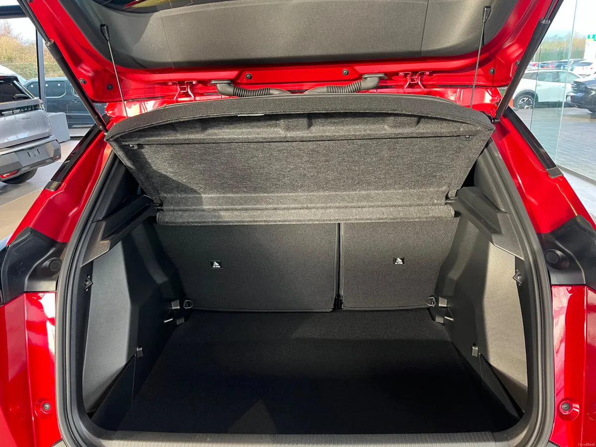 Peugeot 2008 Allure Hybrid - Image 6