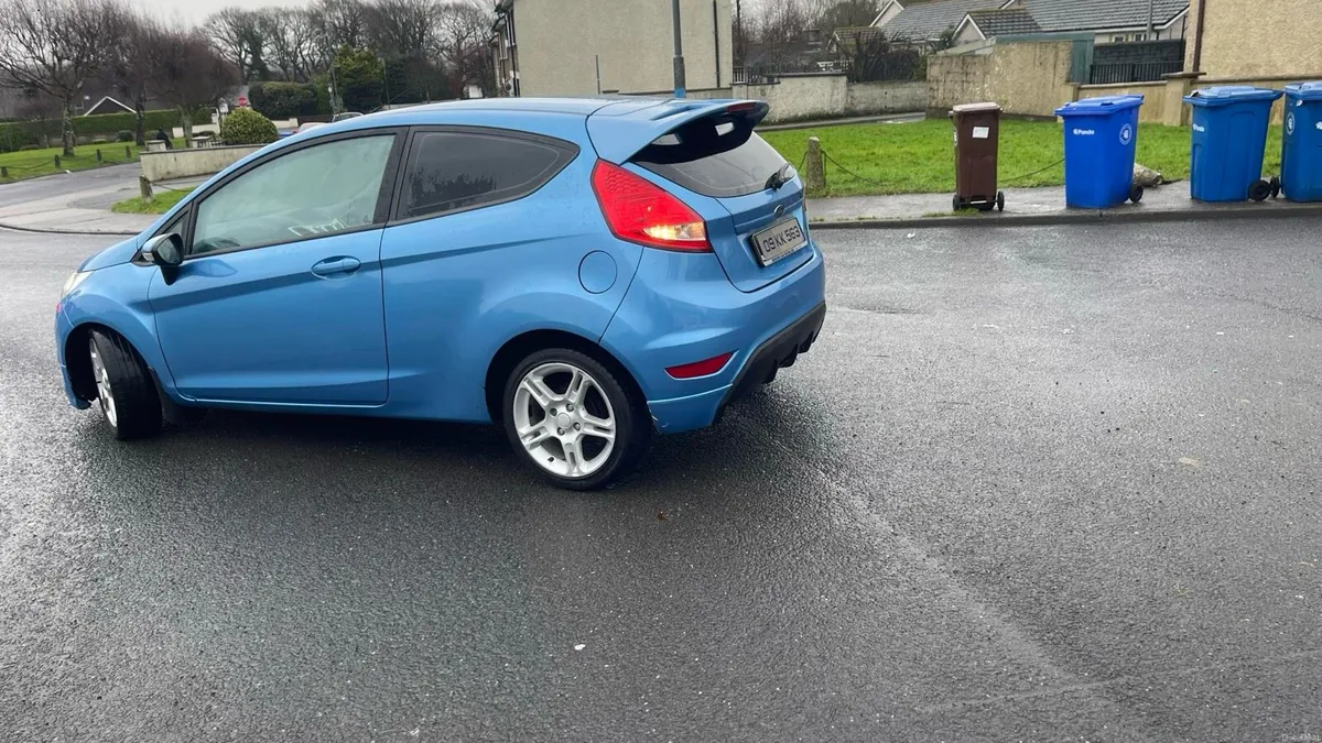 09 Ford fiesta 1.6 petrol nct &tax - Image 4