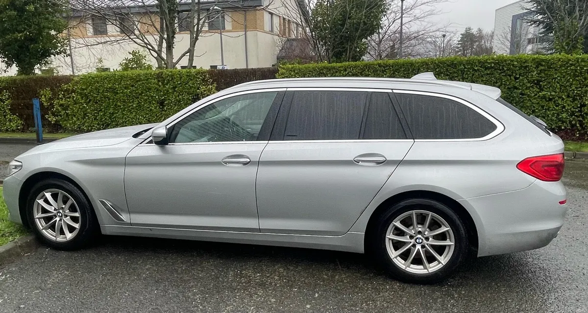 BMW 5 Series Estate - Image 4