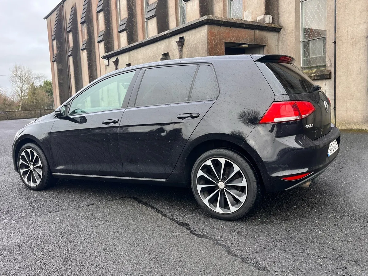 VOLKSWAGEN GOLF - Image 4