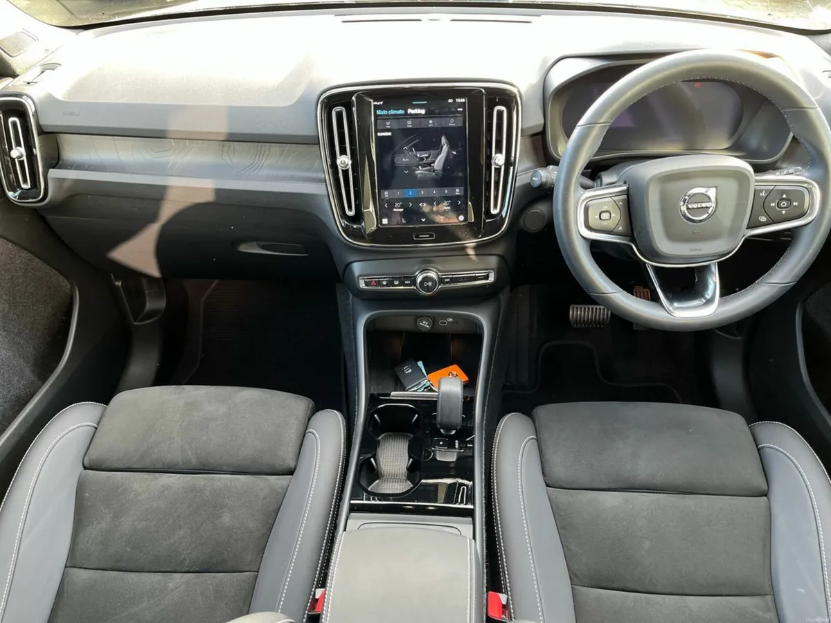 Volvo XC40 Recharge Plus EV Compact SUV - Image 3