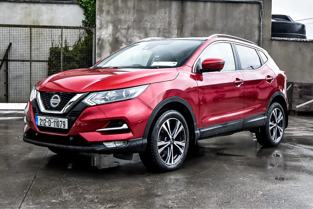 212 Nissan Qashqai 1.3 SV Premium Low Mileage - Image 4