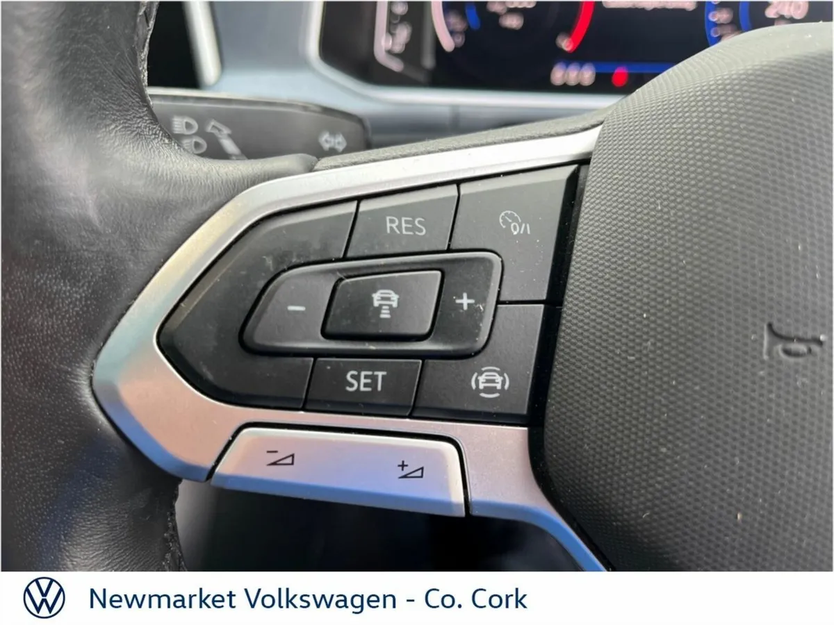 Volkswagen T-Roc STYLE PLUS 2.0TDI 116BHP 6 SPEED - Image 4
