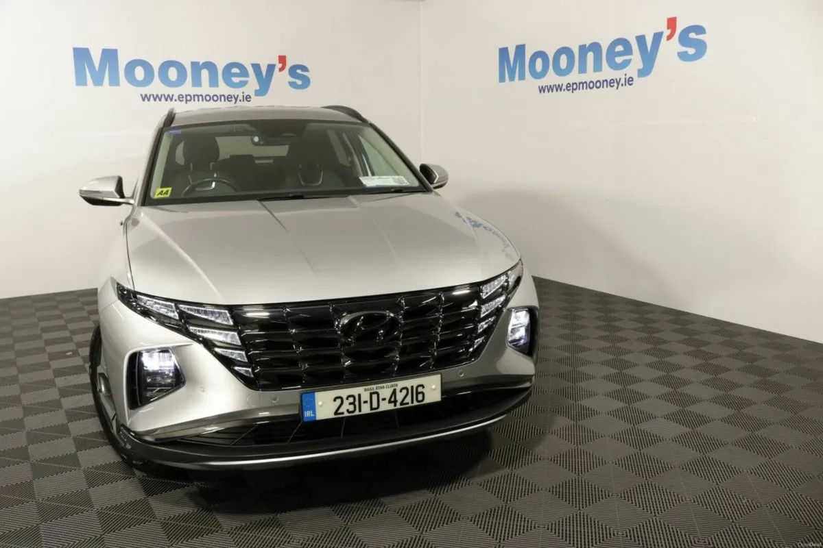 Hyundai Tucson PHEV EXECUTIVE PLUS 4WD 1.6L PETROL - Image 2