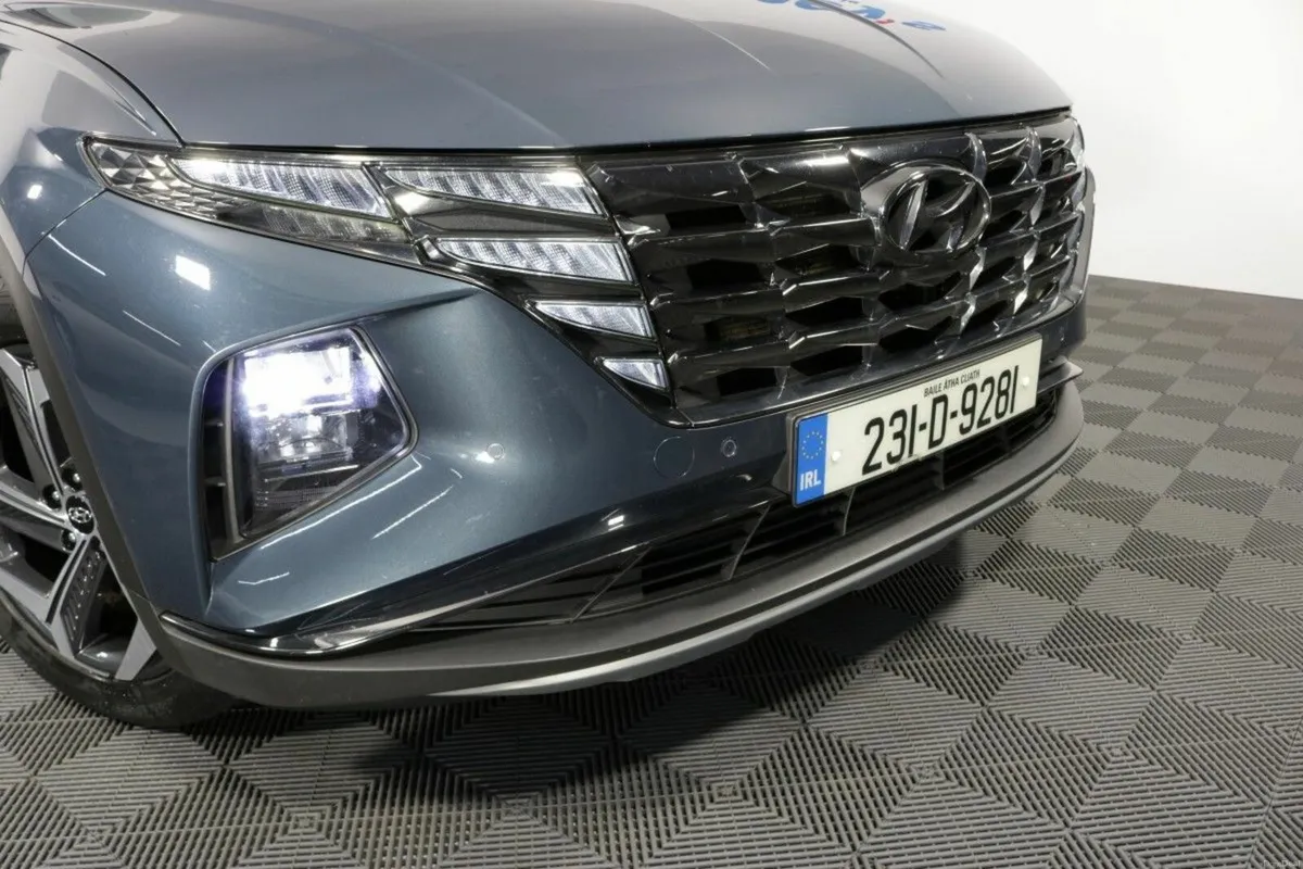 Hyundai Tucson PHEV EXECUTIVE PLUS 4WD 1.6L PETROL - Image 3
