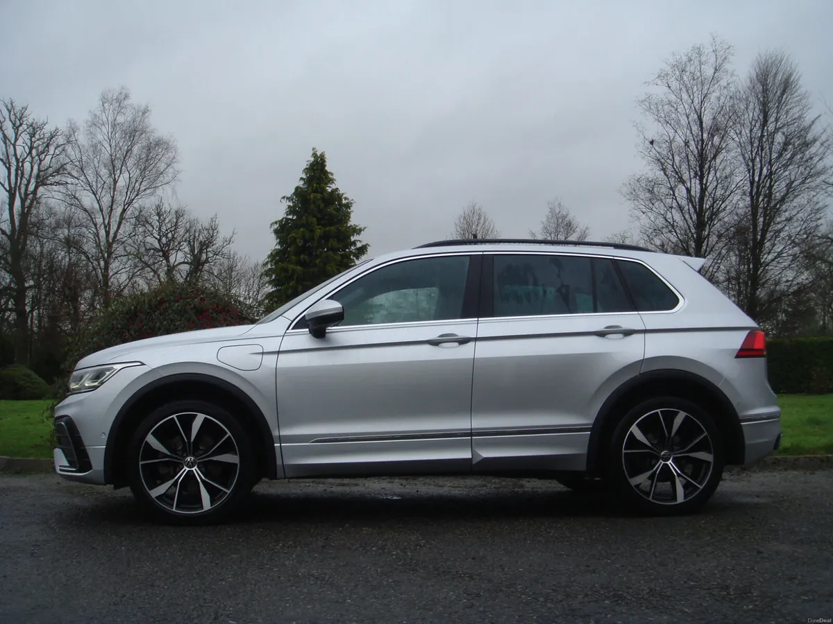 232 Tiguan R-Line Plug in Hybrid 1.4TSI 240BHP DSG - Image 2