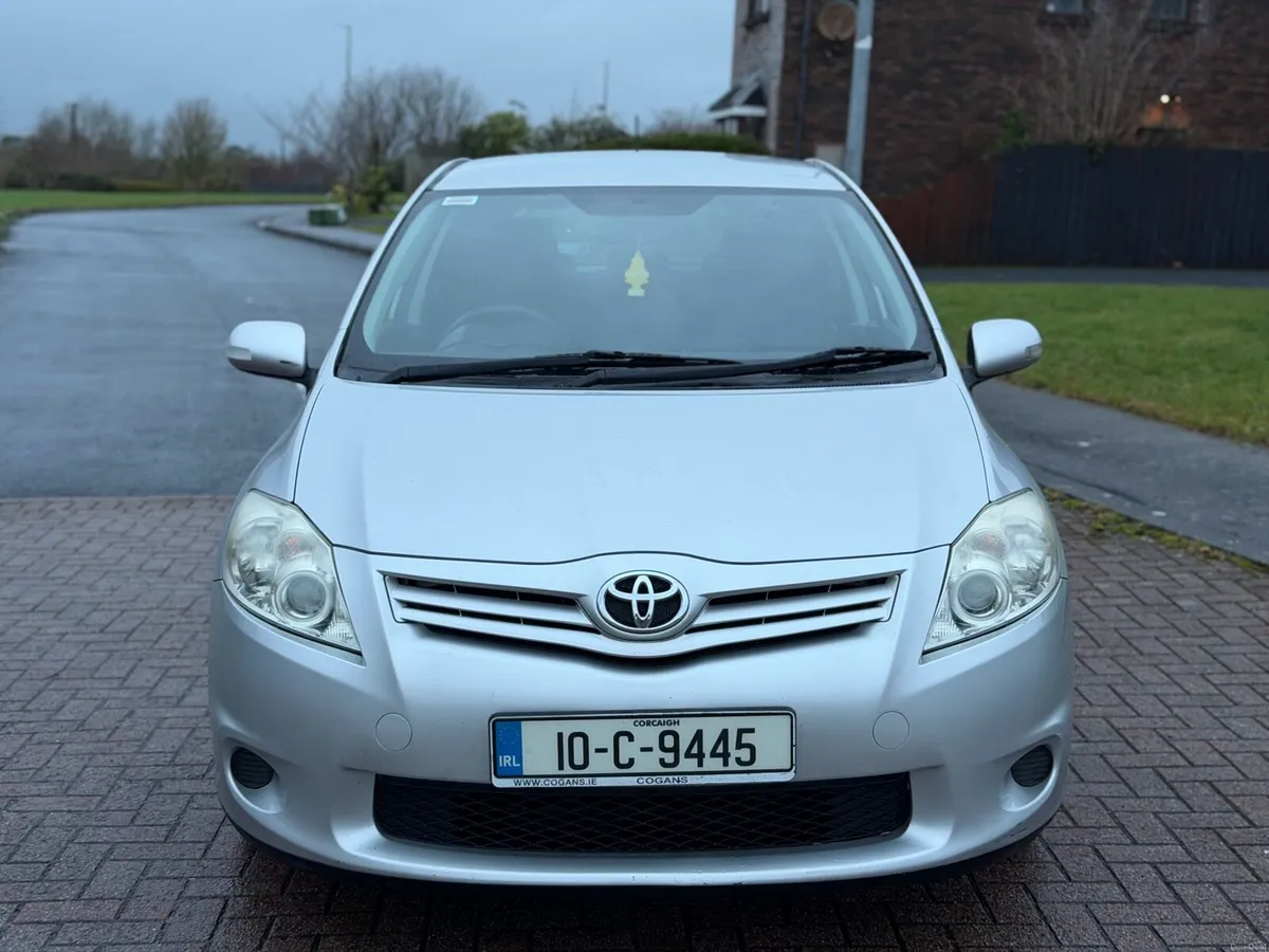 2010 Toyota auris 1.3 petrol 6 speed manual - Image 2