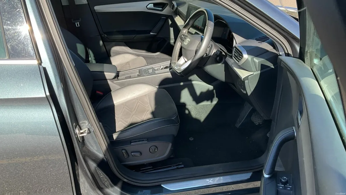 SEAT Leon 2021 hybrid - Image 4