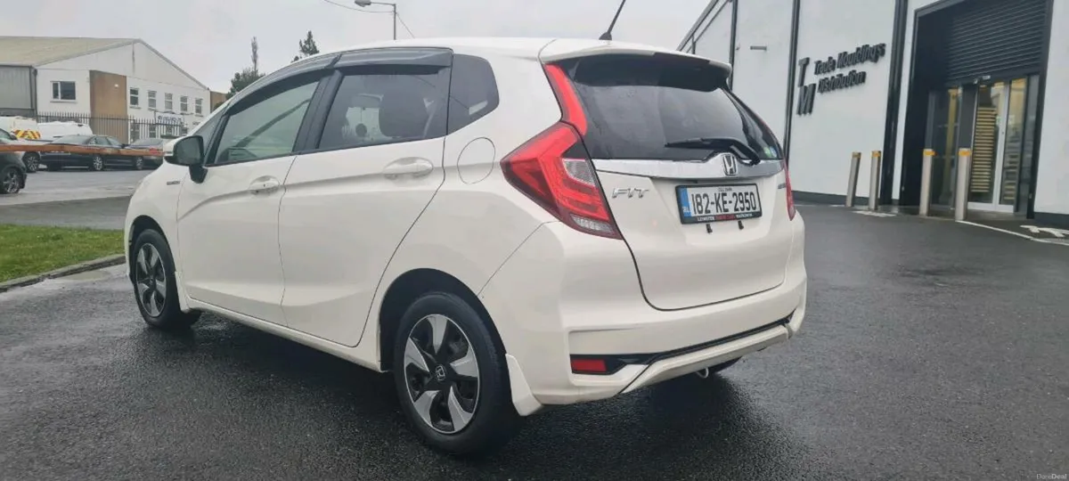 Honda Fit hybrid automatic - Image 4