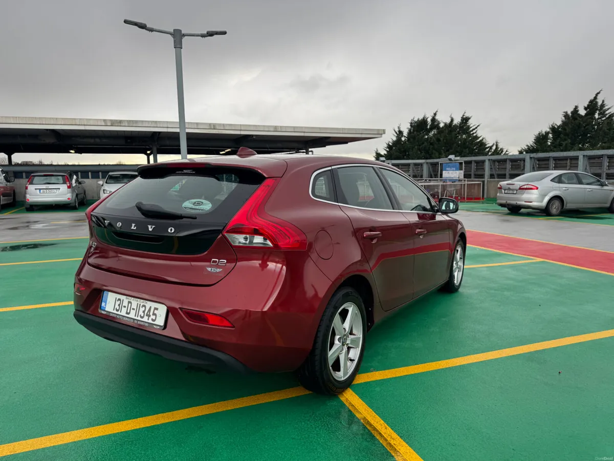 131 Volvo V40 1.6D LOW MILEAGE NCT,D & TAXED - Image 3