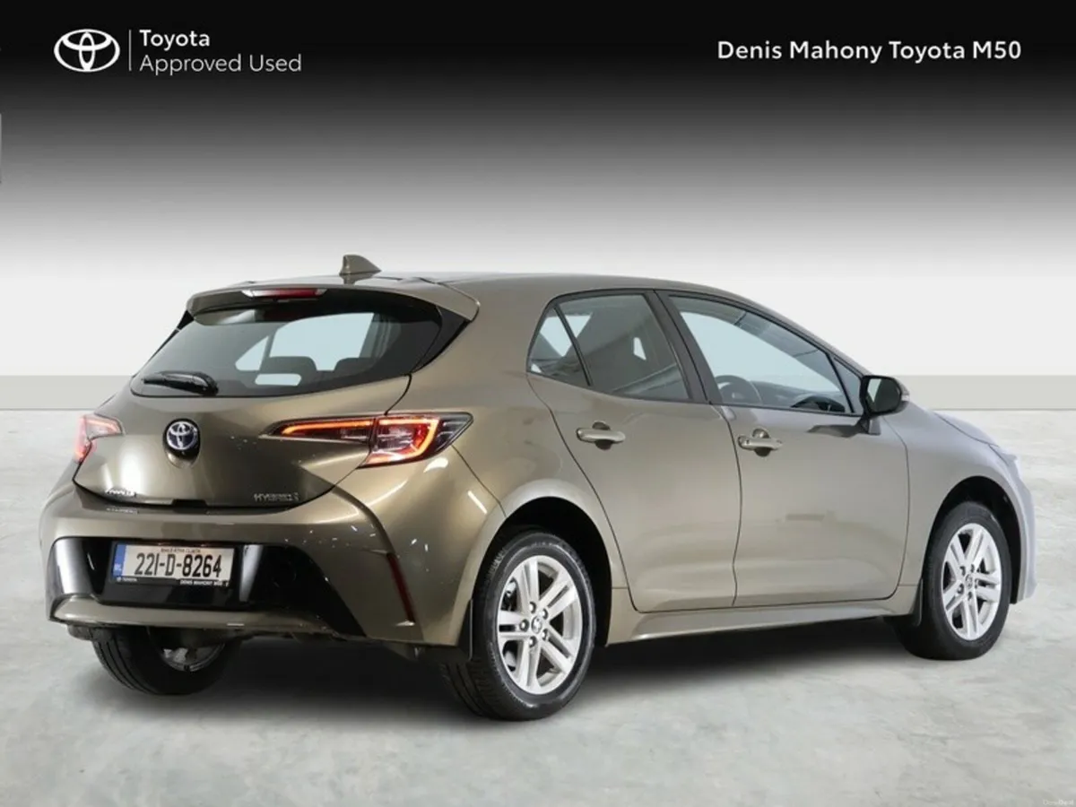 Toyota Corolla Luna Hatchback Hybrid - Image 2